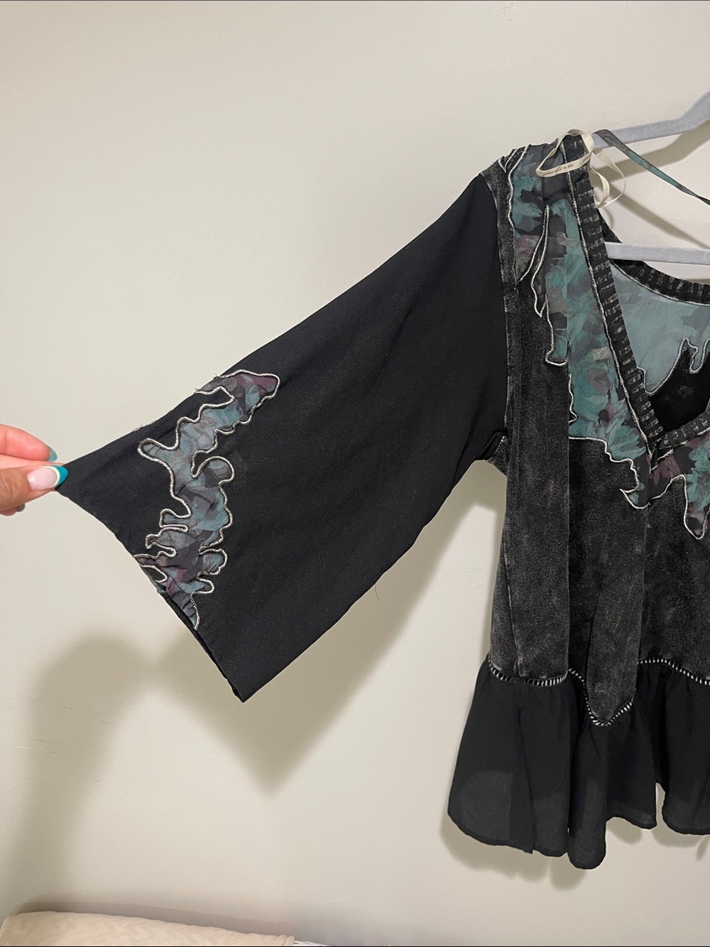 gimmicks by BKE Black Tunic - Picture 3 of 6